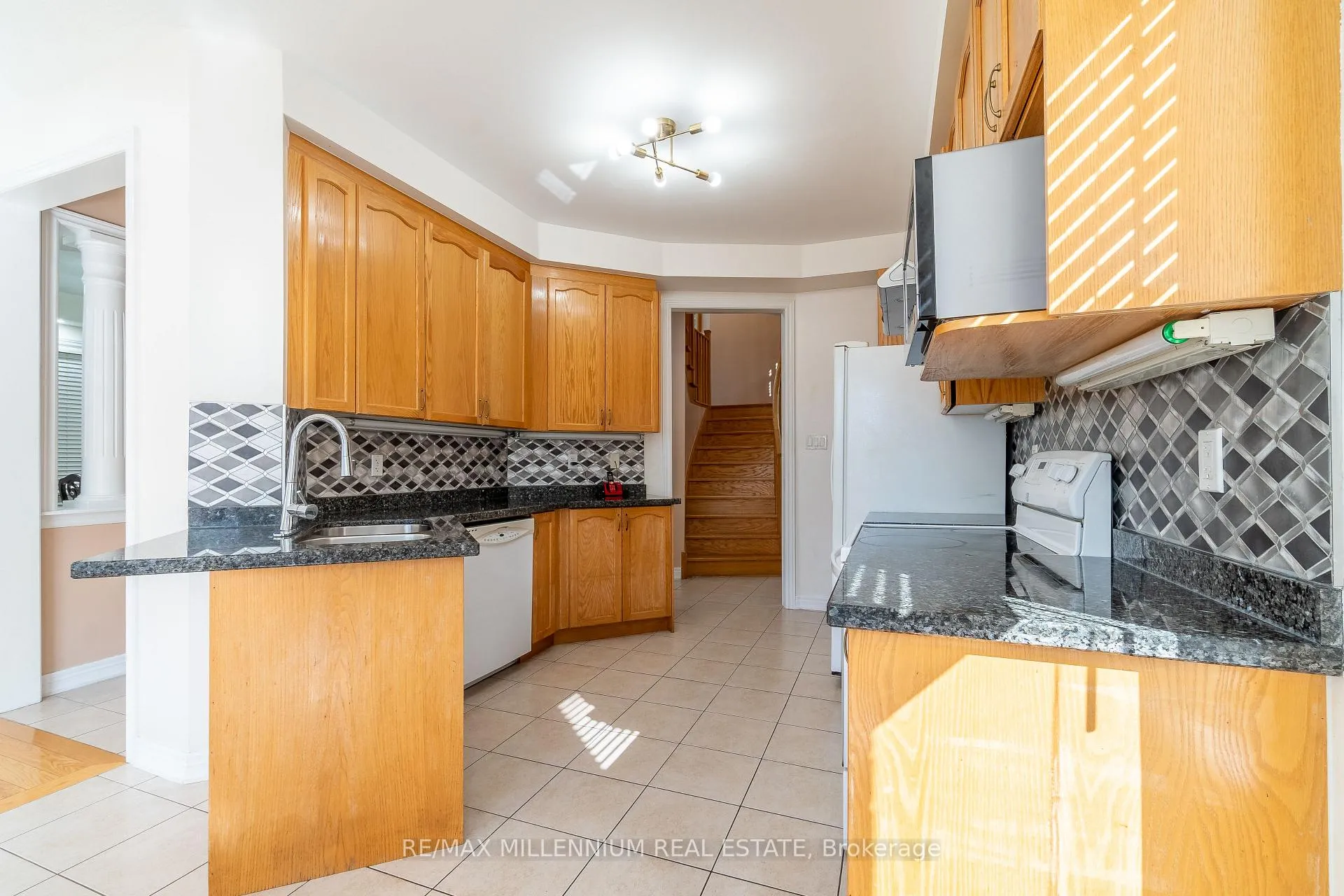 Photo 11 of 27 Silvershadow Terrace, Brampton, Sandringham-Wellington — HOMEH