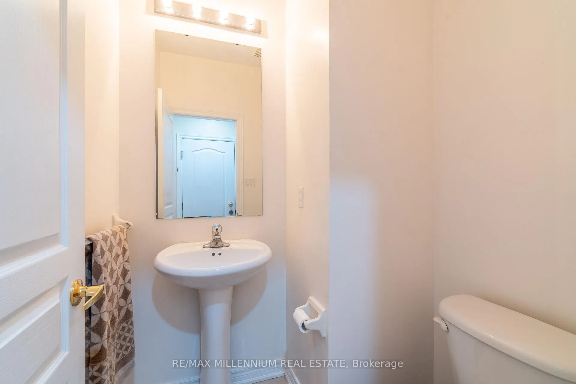 Photo 15 of 27 Silvershadow Terrace, Brampton, Sandringham-Wellington — HOMEH
