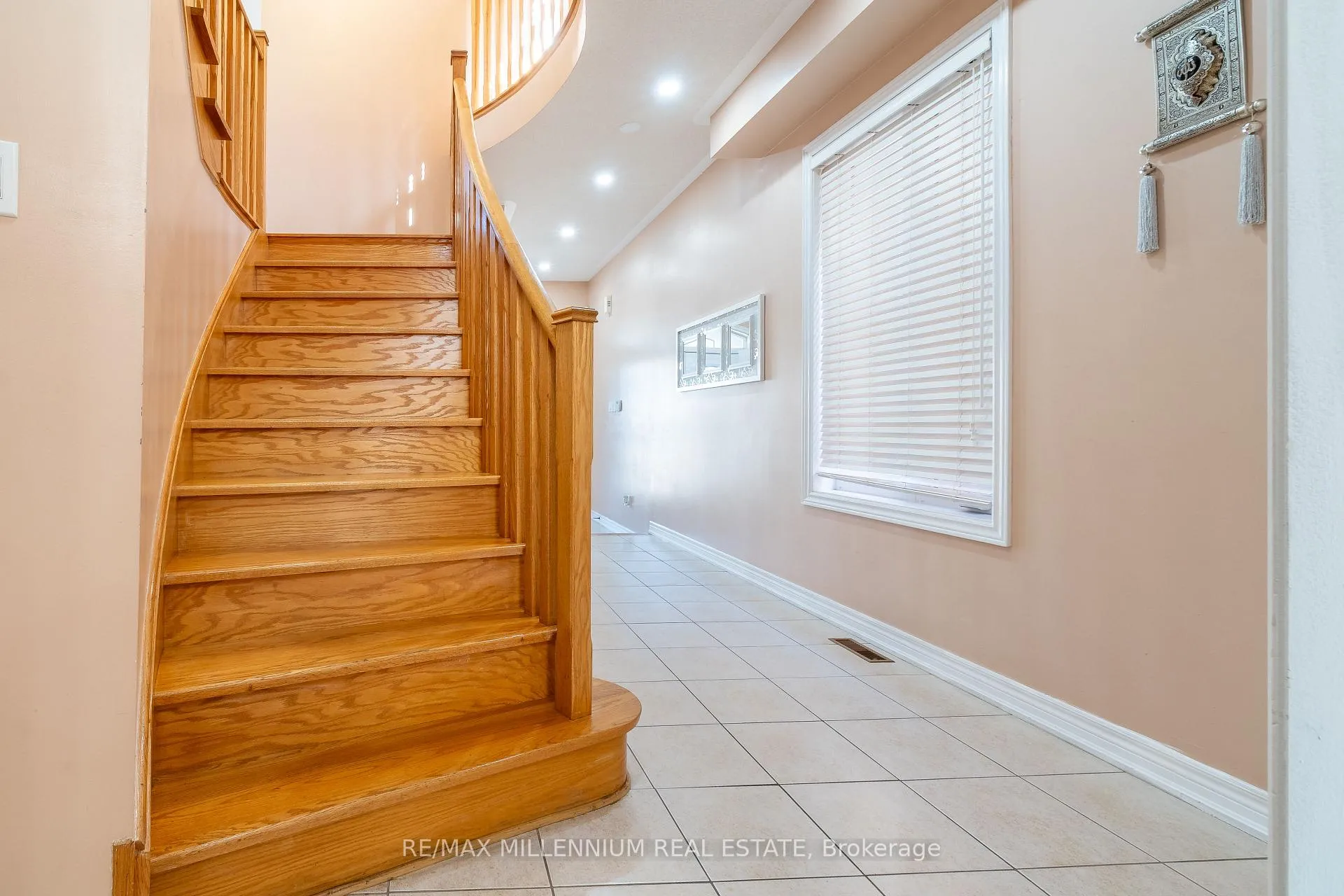 Photo 16 of 27 Silvershadow Terrace, Brampton, Sandringham-Wellington — HOMEH