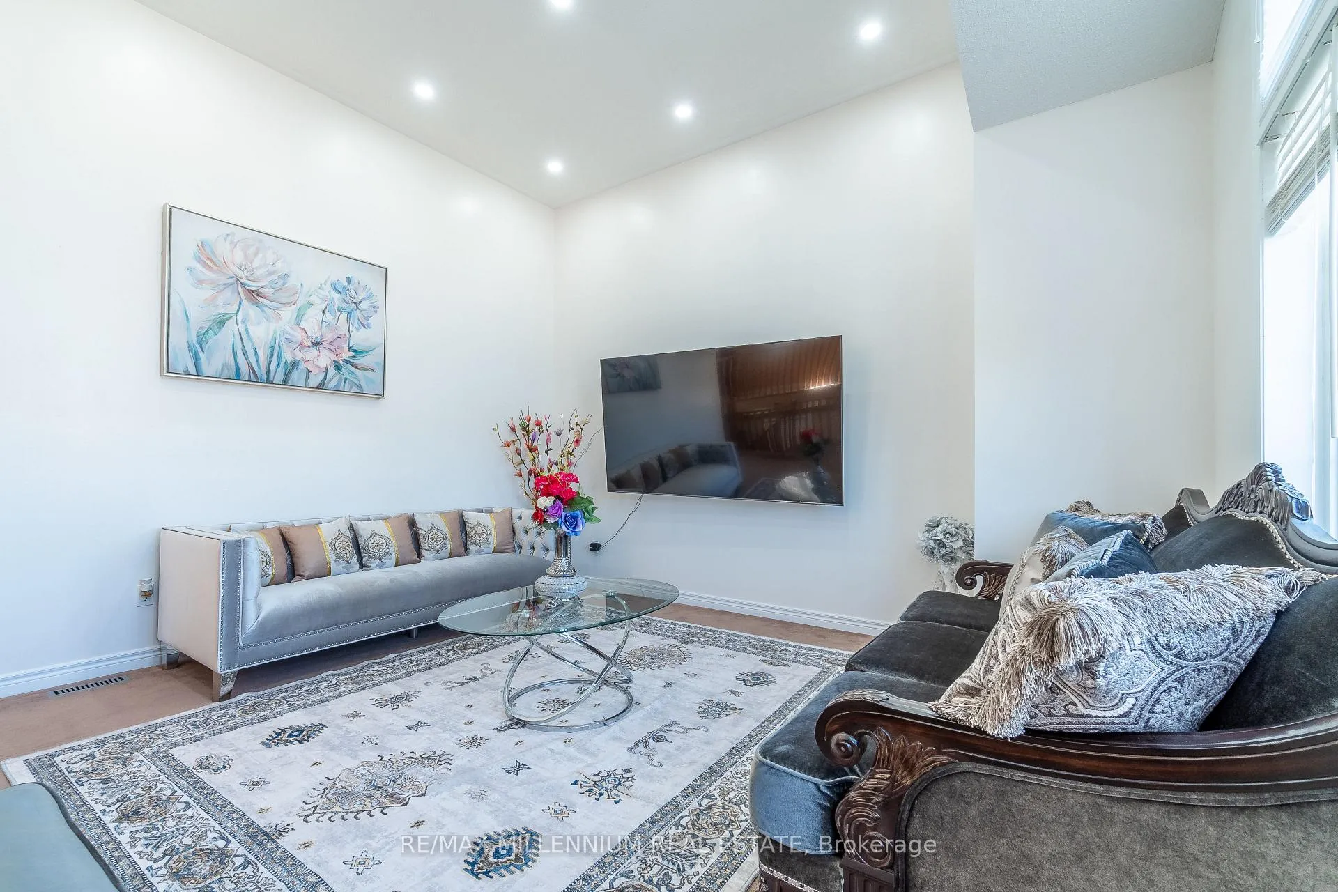 Photo 18 of 27 Silvershadow Terrace, Brampton, Sandringham-Wellington — HOMEH