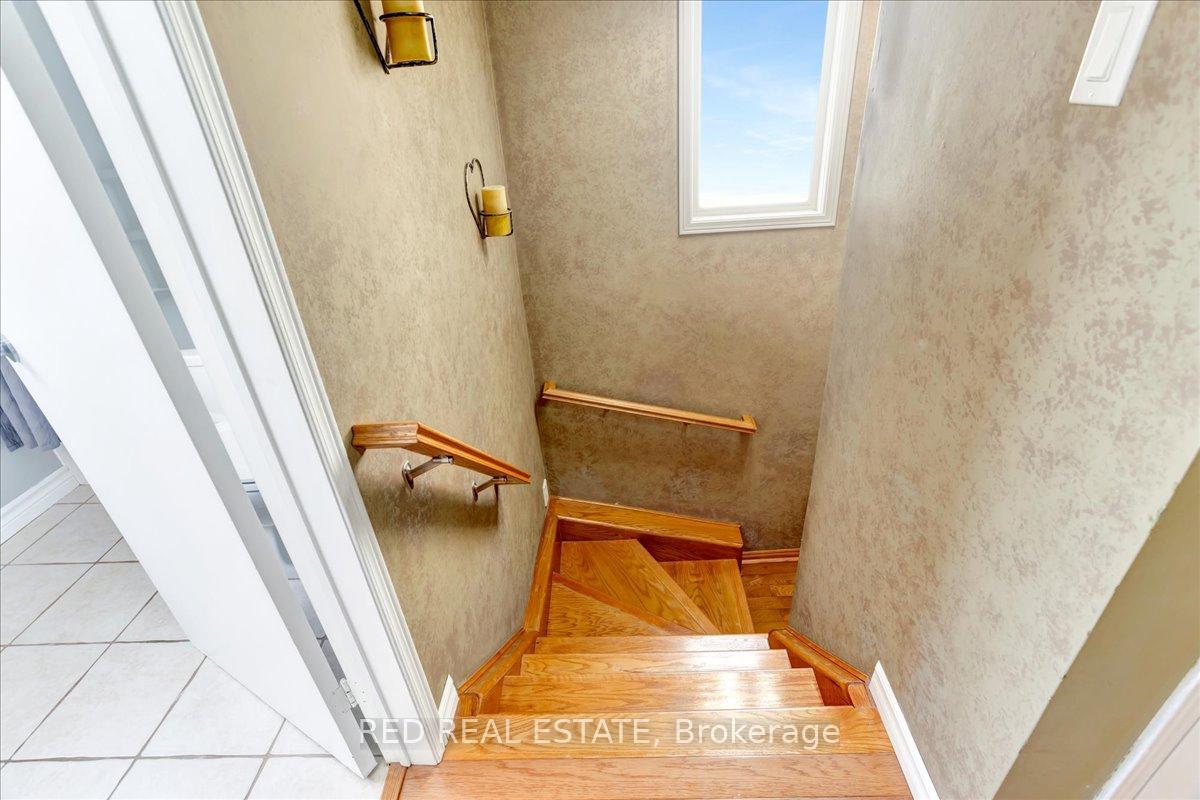 Photo 16 of 56 Knicely Road, Barrie, Painswick North — HOMEH