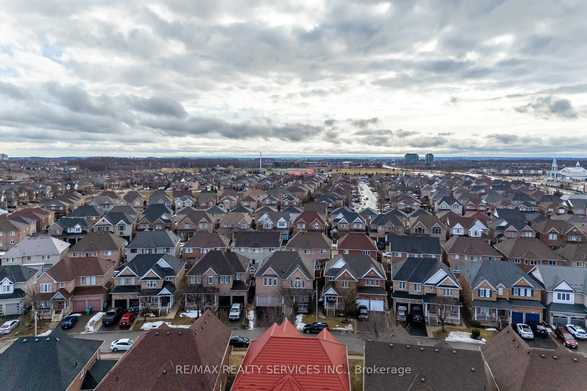 Photo 3 of 55 Hiberton Crescent, Brampton, Fletcher's Meadow — HOMEH