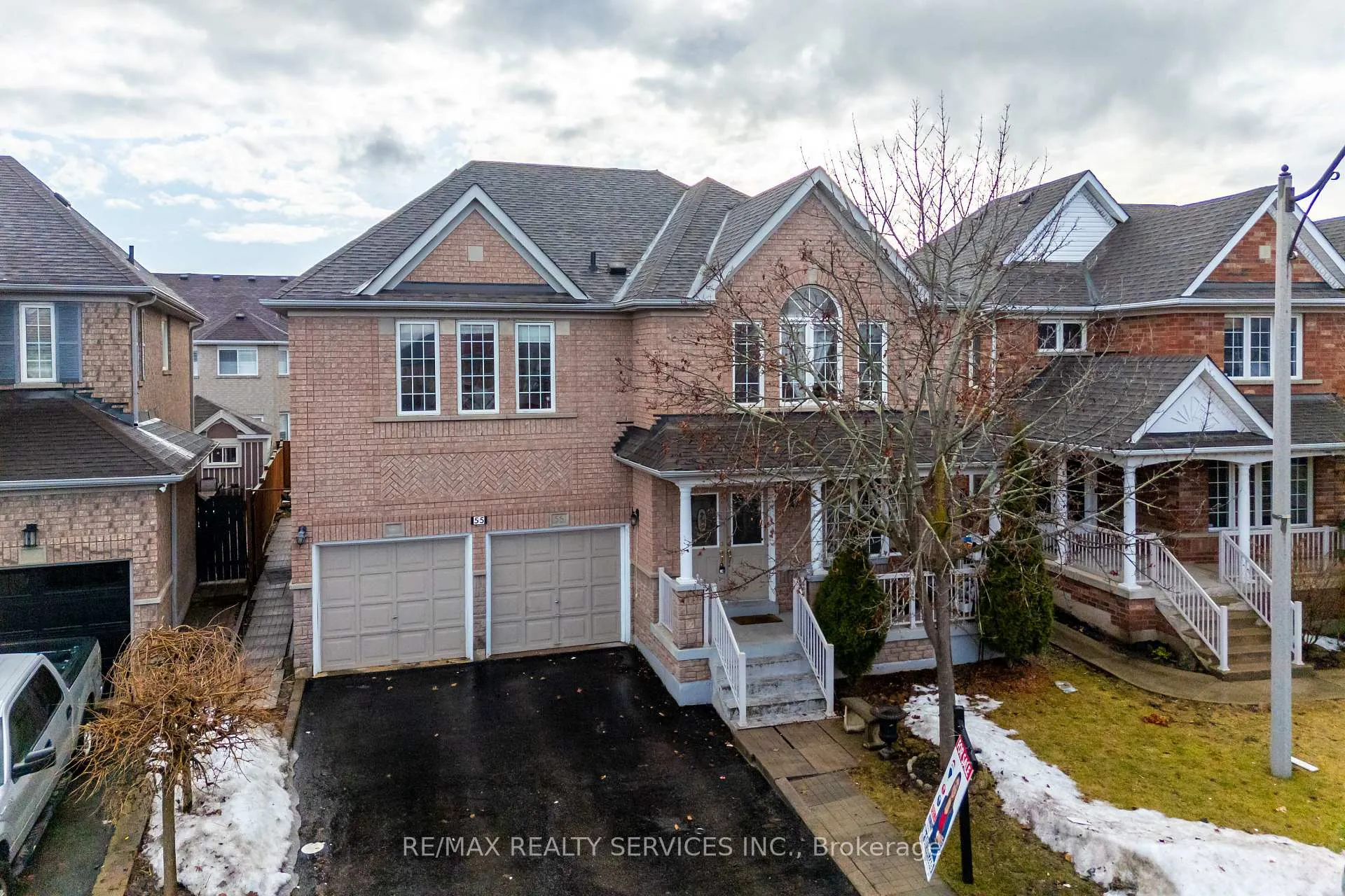 Photo 4 of 55 Hiberton Crescent, Brampton, Fletcher's Meadow — HOMEH