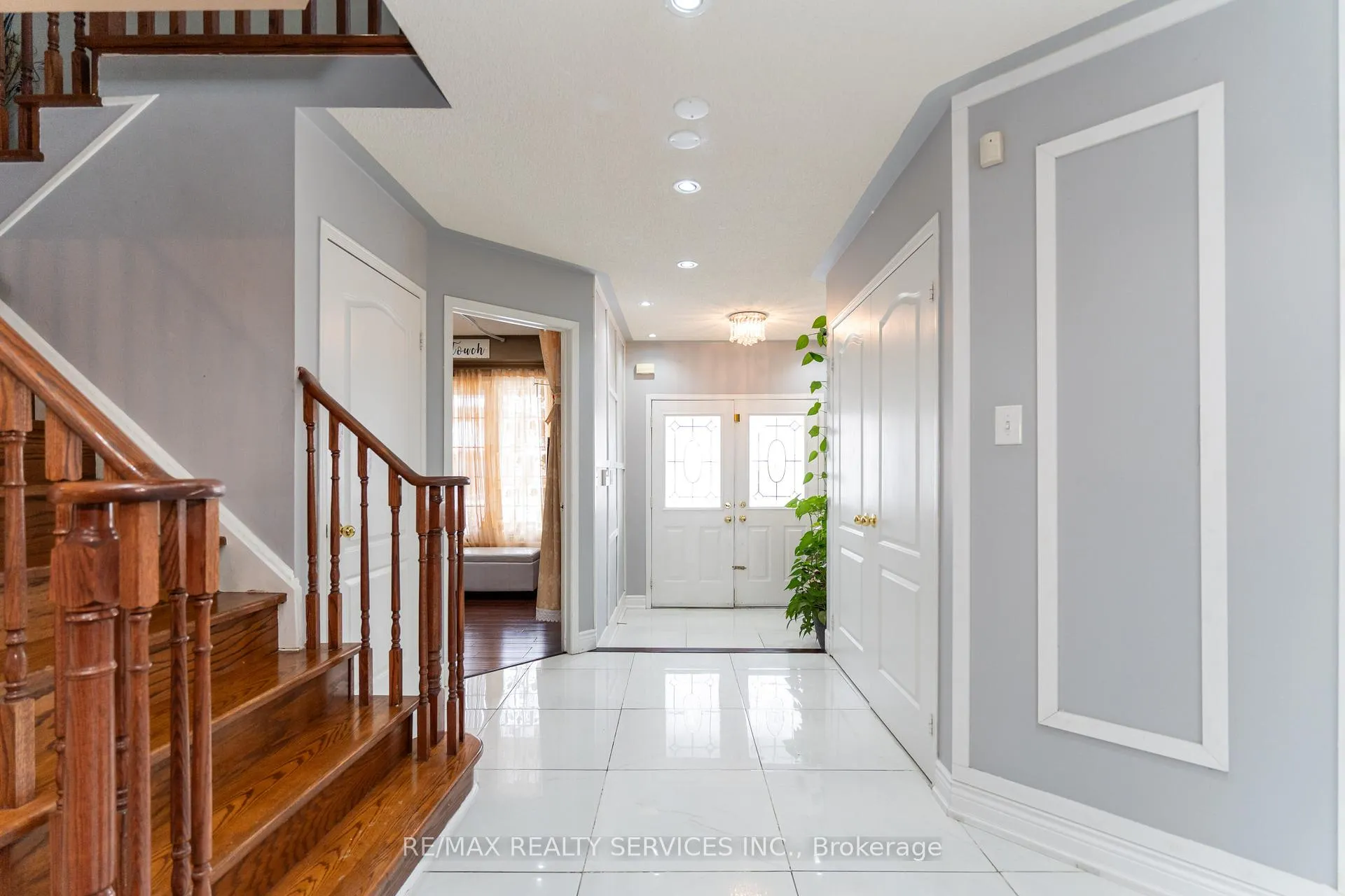 Photo 7 of 55 Hiberton Crescent, Brampton, Fletcher's Meadow — HOMEH