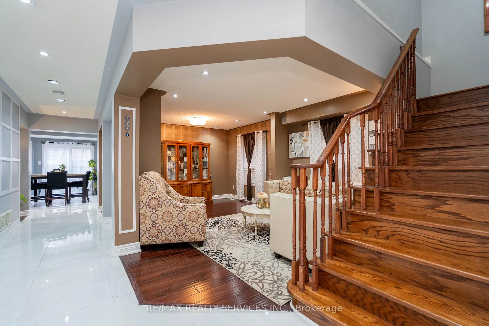 Photo 8 of 55 Hiberton Crescent, Brampton, Fletcher's Meadow — HOMEH