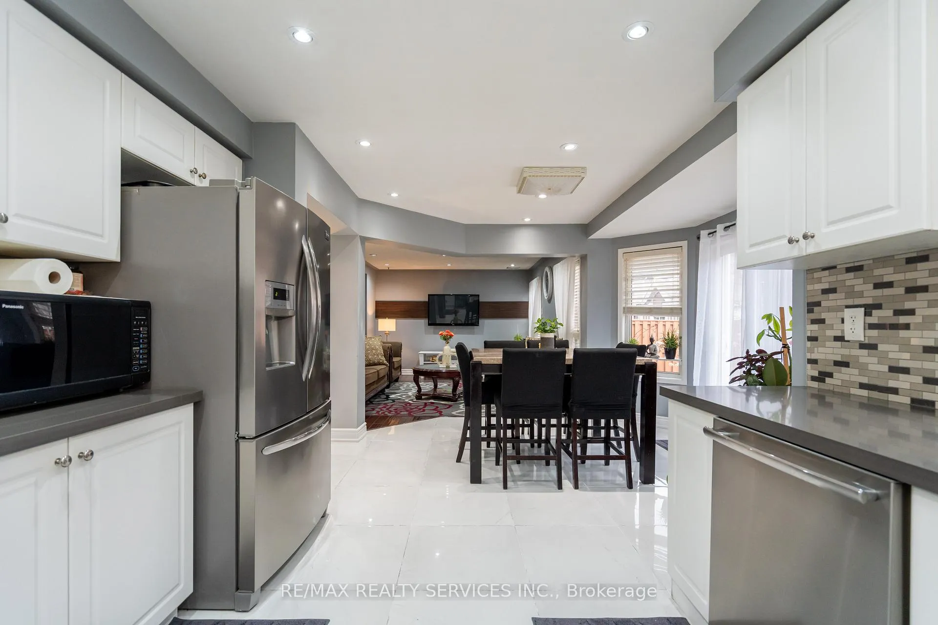 Photo 13 of 55 Hiberton Crescent, Brampton, Fletcher's Meadow — HOMEH