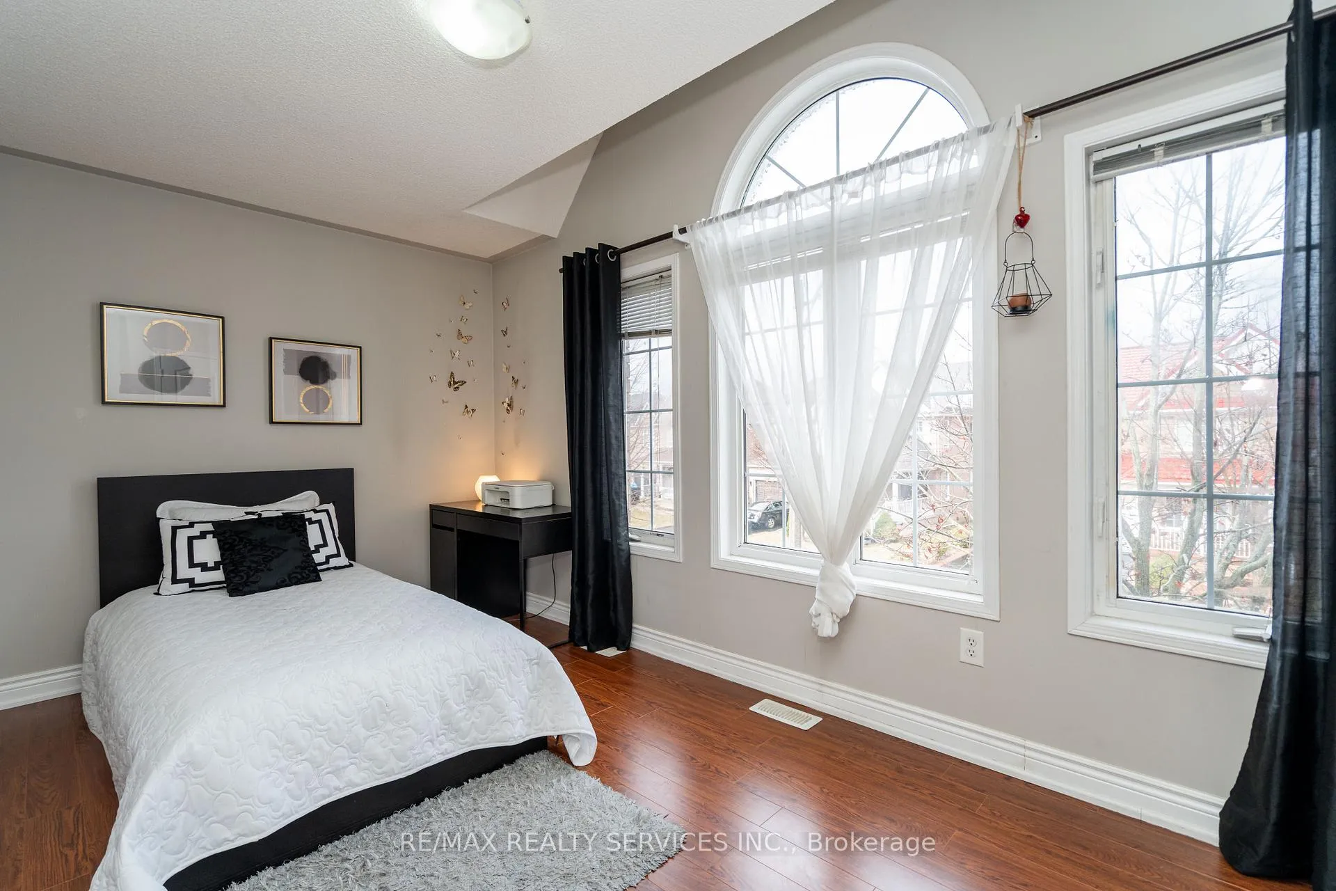 Photo 27 of 55 Hiberton Crescent, Brampton, Fletcher's Meadow — HOMEH