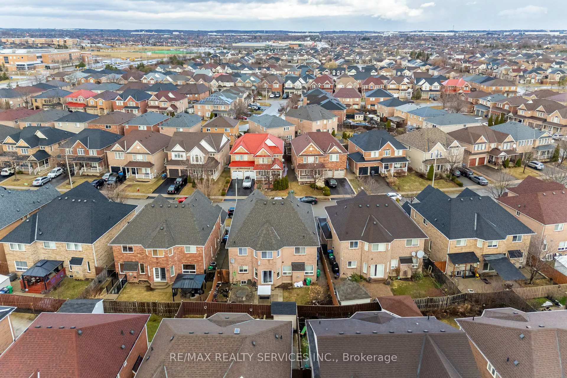 Photo 32 of 55 Hiberton Crescent, Brampton, Fletcher's Meadow — HOMEH