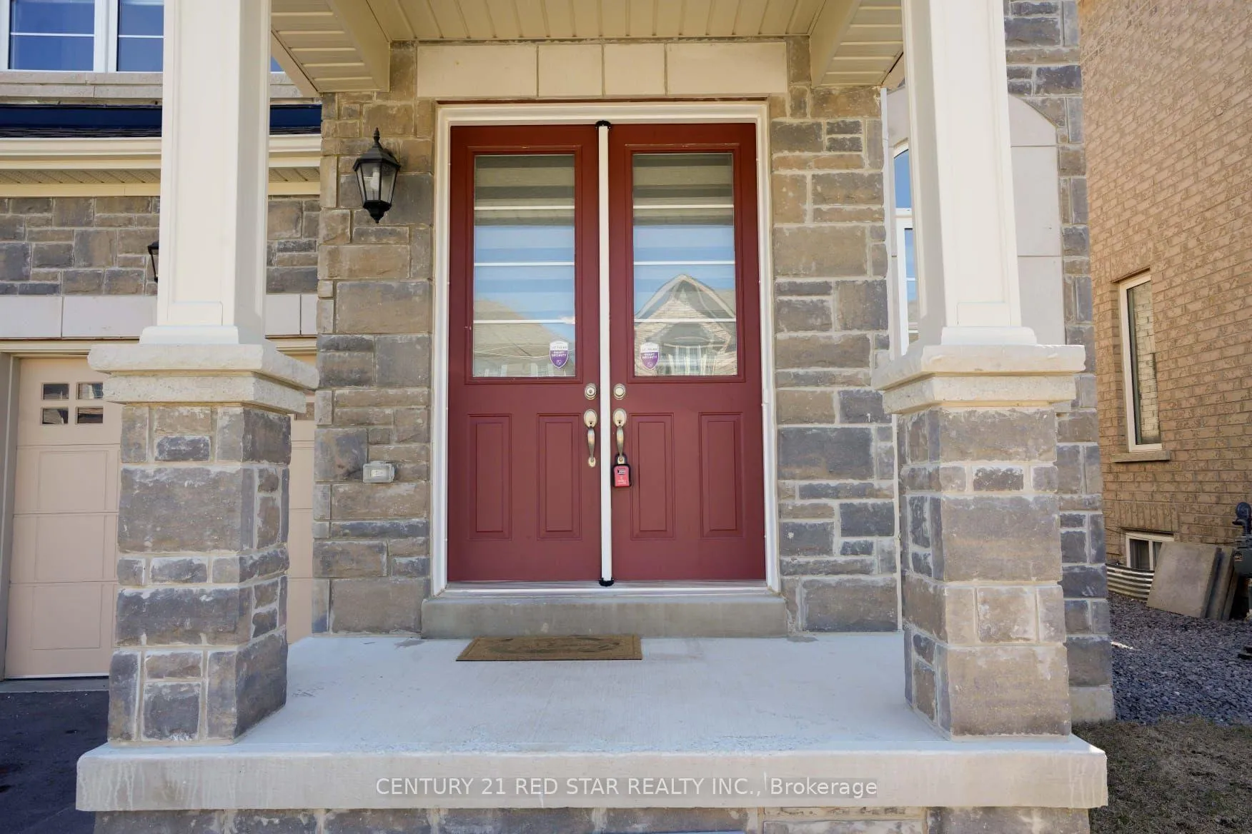 Photo 2 of 15 Matterhorn Road, Brampton, Northwest Brampton — HOMEH