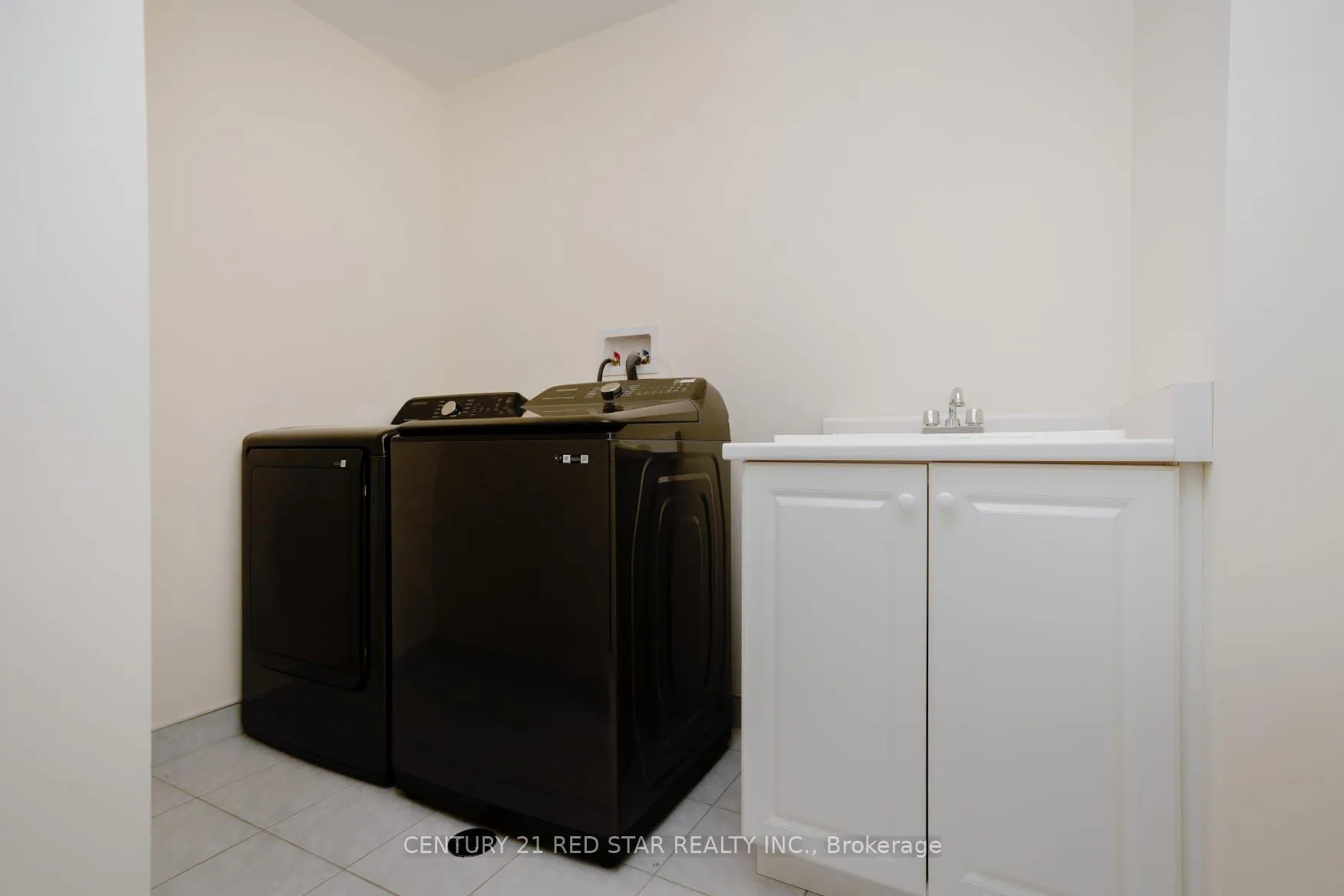 Photo 37 of 15 Matterhorn Road, Brampton, Northwest Brampton — HOMEH