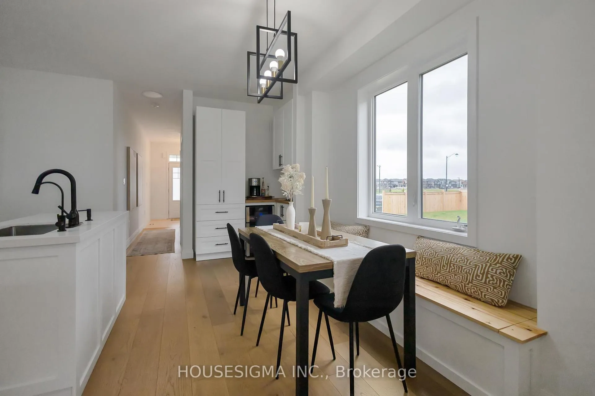 Photo 9 of 148 Whithorn Crescent, Haldimand — HOMEH