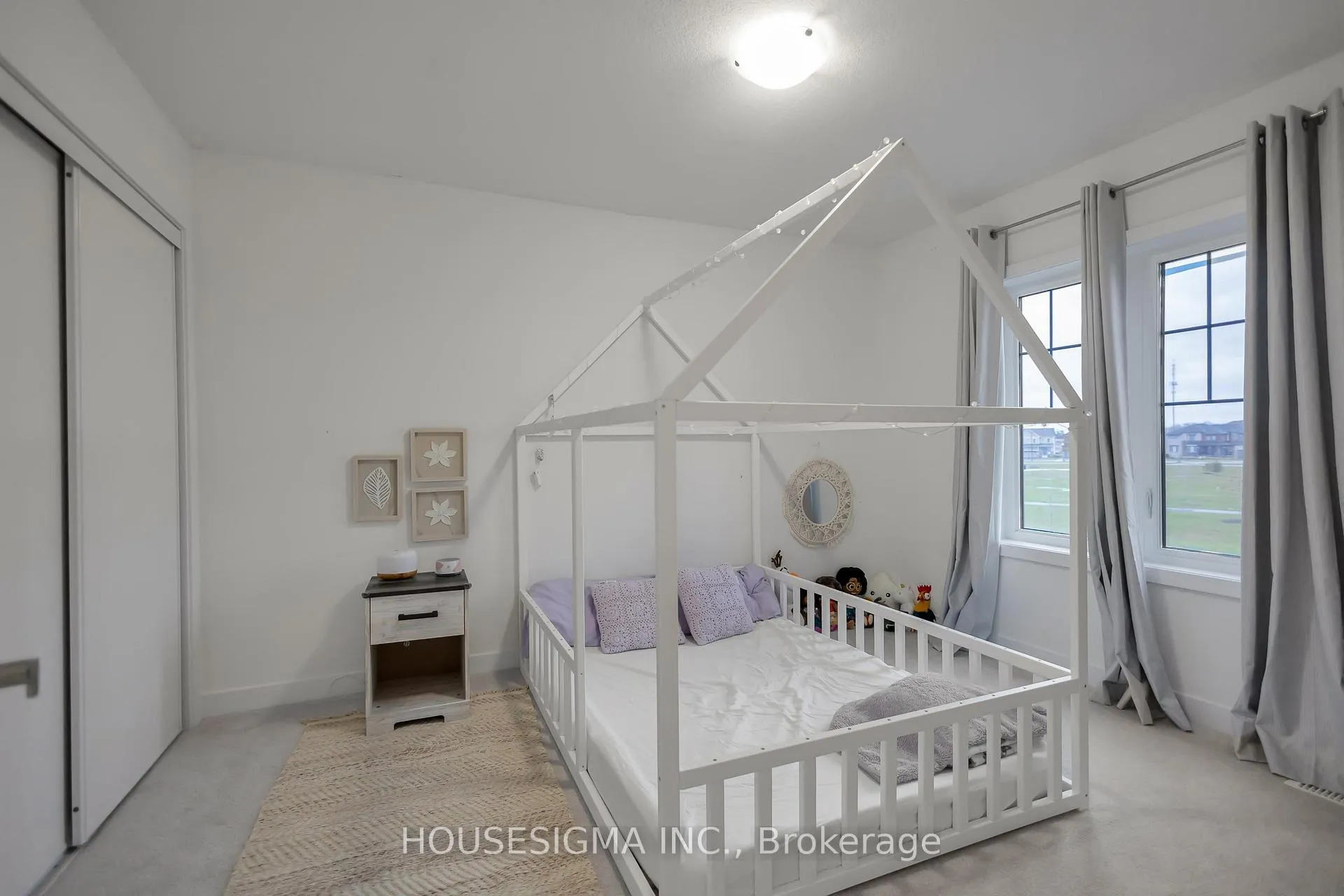 Photo 23 of 148 Whithorn Crescent, Haldimand — HOMEH