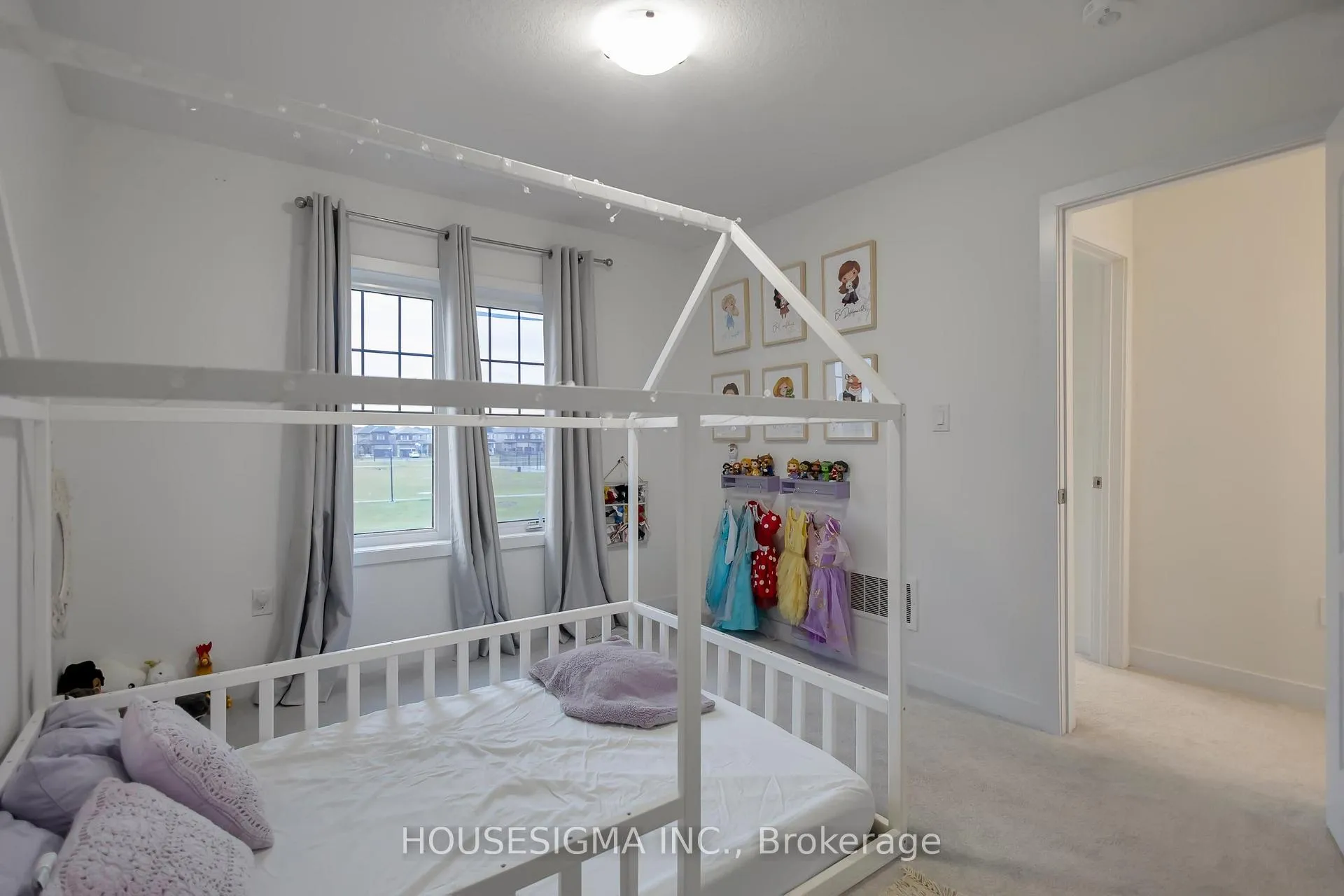 Photo 24 of 148 Whithorn Crescent, Haldimand — HOMEH