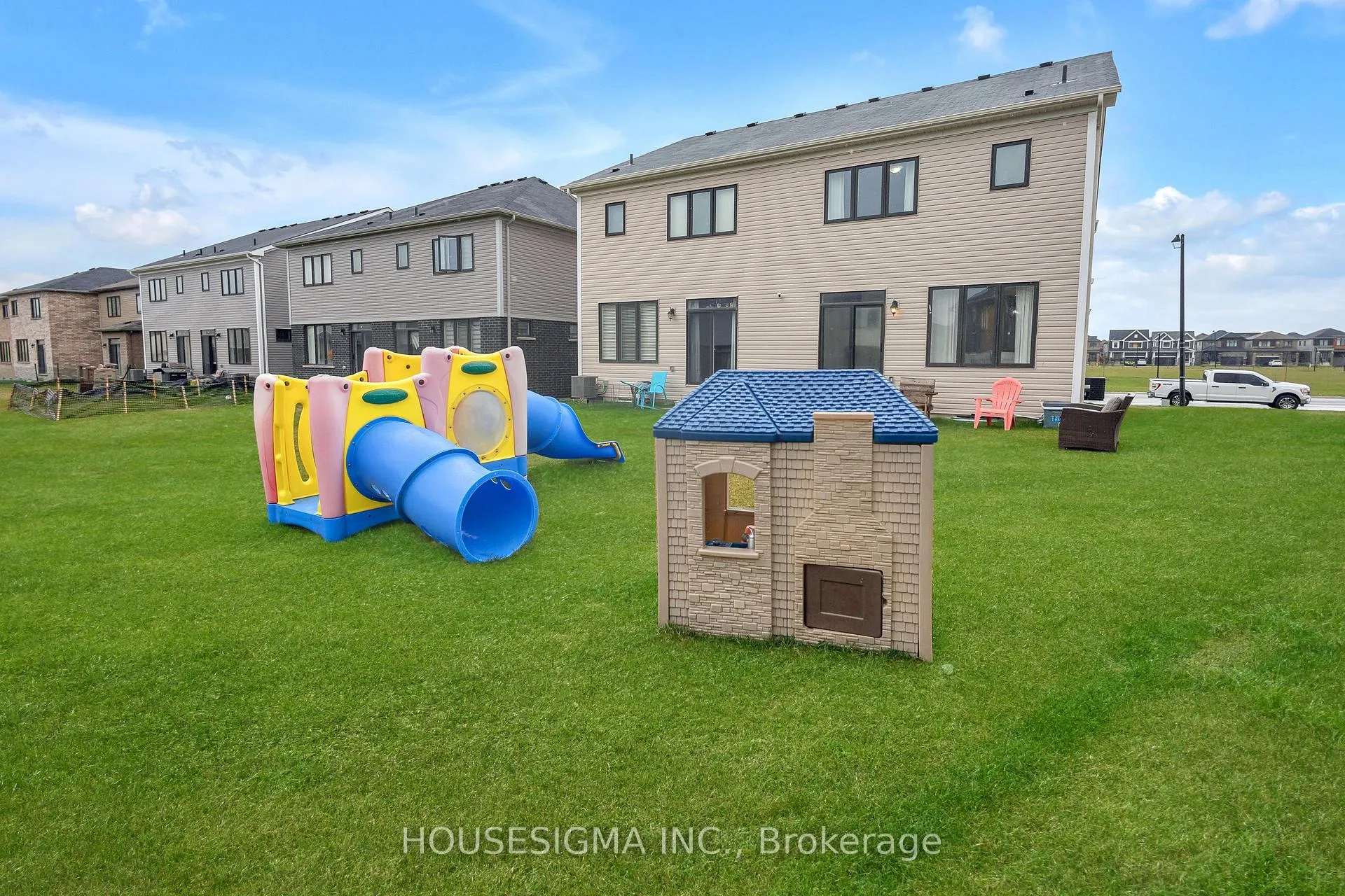 Photo 27 of 148 Whithorn Crescent, Haldimand — HOMEH