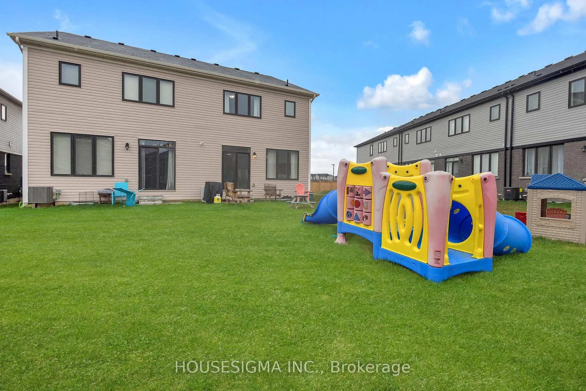 Photo 28 of 148 Whithorn Crescent, Haldimand — HOMEH