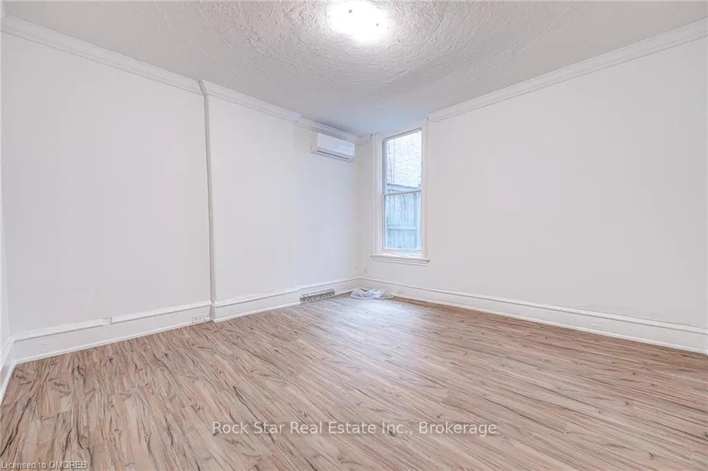 Photo 4 of 115 Cannon Street E, Hamilton, Beasley — HOMEH