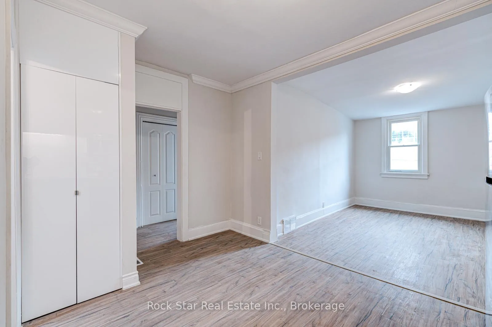 Photo 10 of 115 Cannon Street E, Hamilton, Beasley — HOMEH