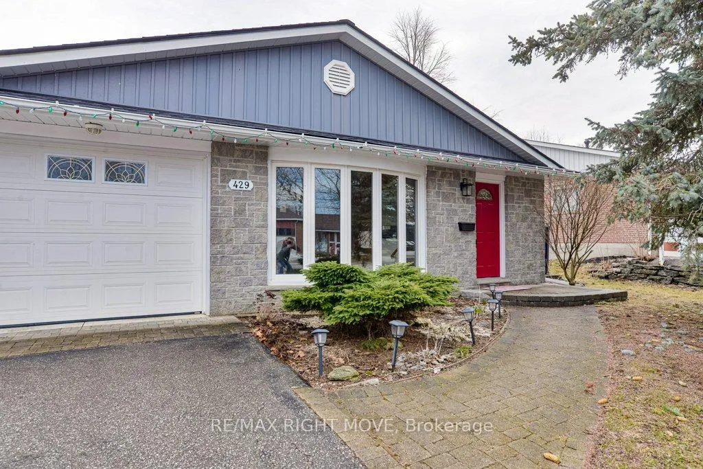 Photo 3 of 429 Highland Avenue, Orillia — HOMEH