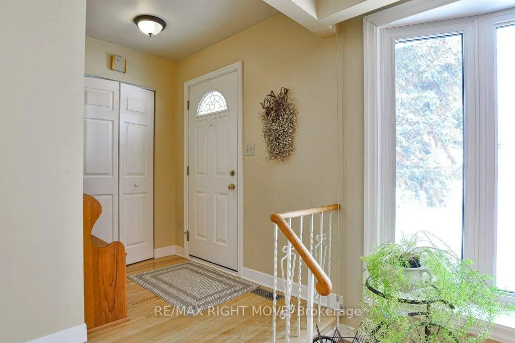 Photo 5 of 429 Highland Avenue, Orillia — HOMEH