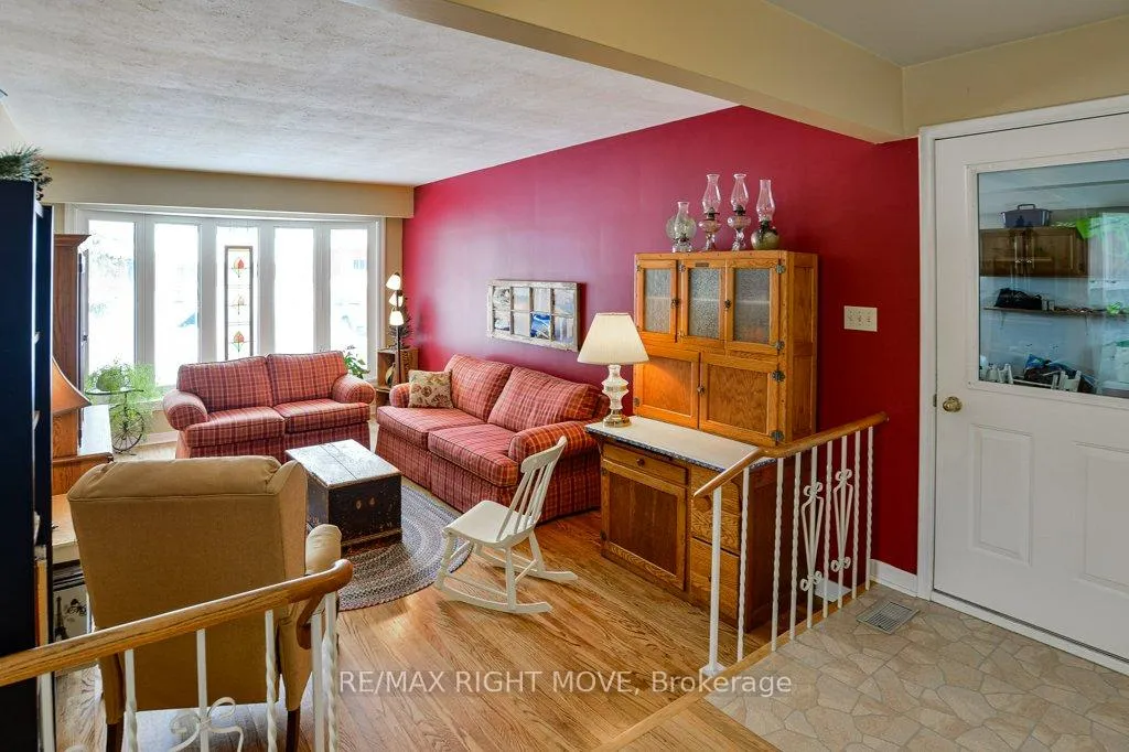 Photo 7 of 429 Highland Avenue, Orillia — HOMEH