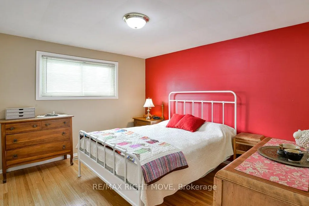 Photo 16 of 429 Highland Avenue, Orillia — HOMEH