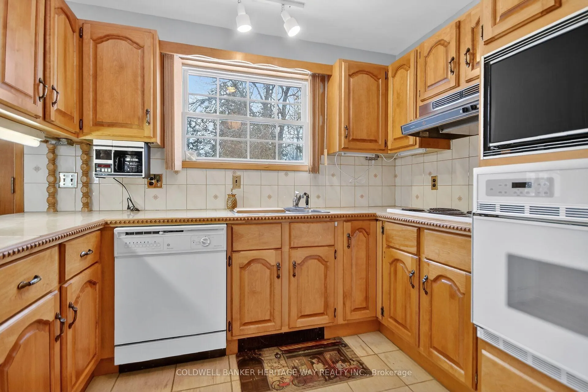 Photo 13 of 122 Avenue 4, Beckwith, Beckwith Twp — HOMEH