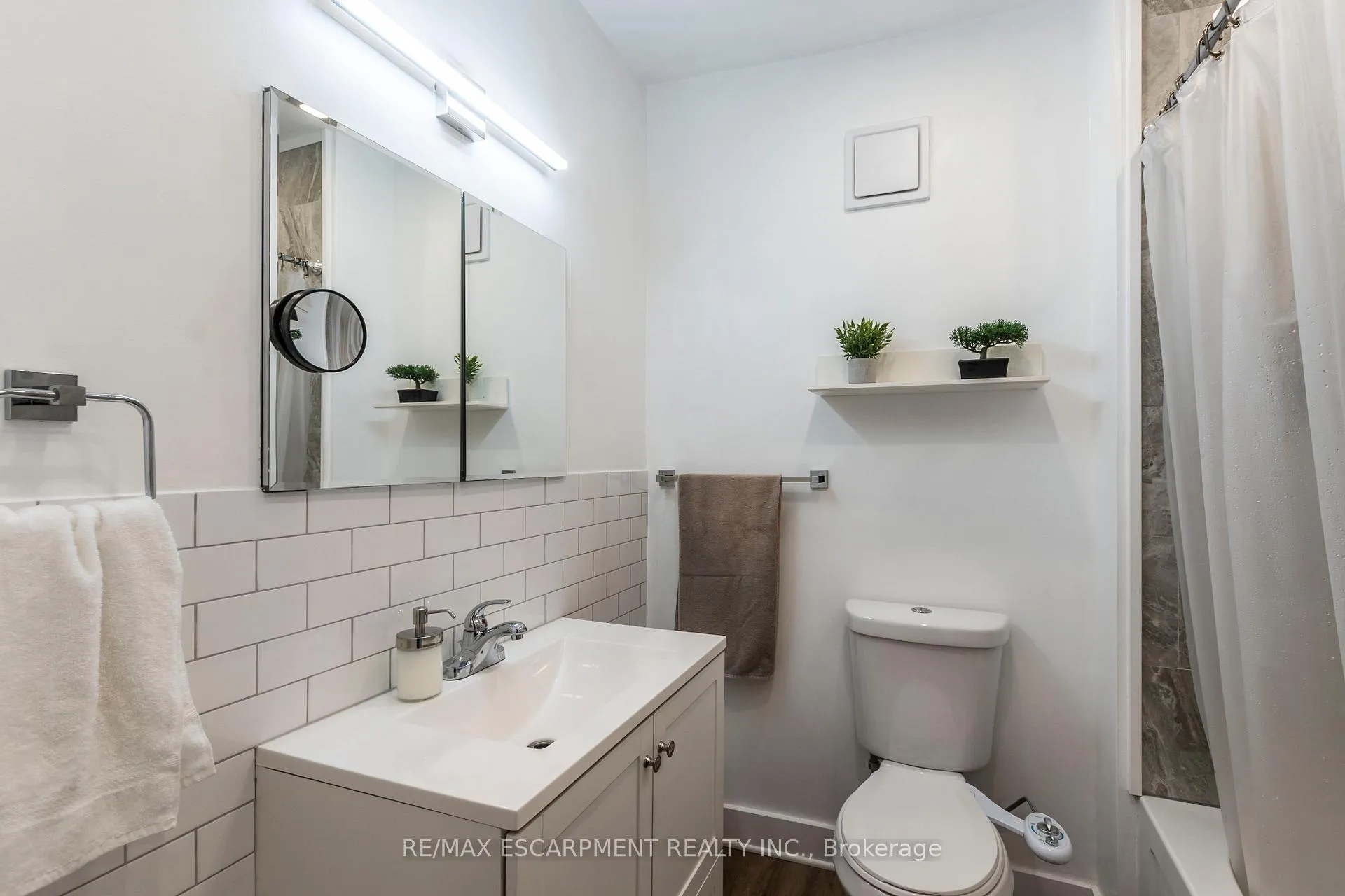 Photo 21 of 346 Hughson Street N, Hamilton, North End — HOMEH