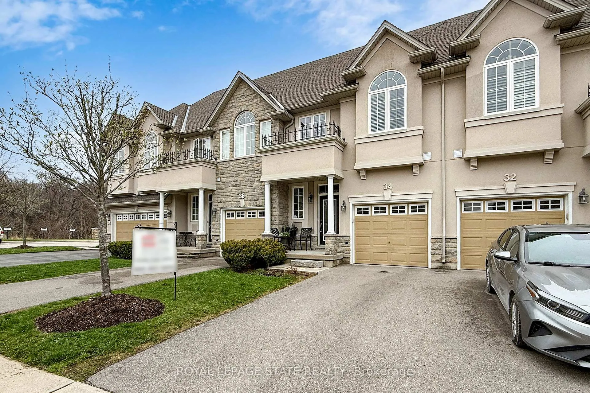 Photo 2 of 34 Forest Valley Crescent, Hamilton, Dundas — HOMEH