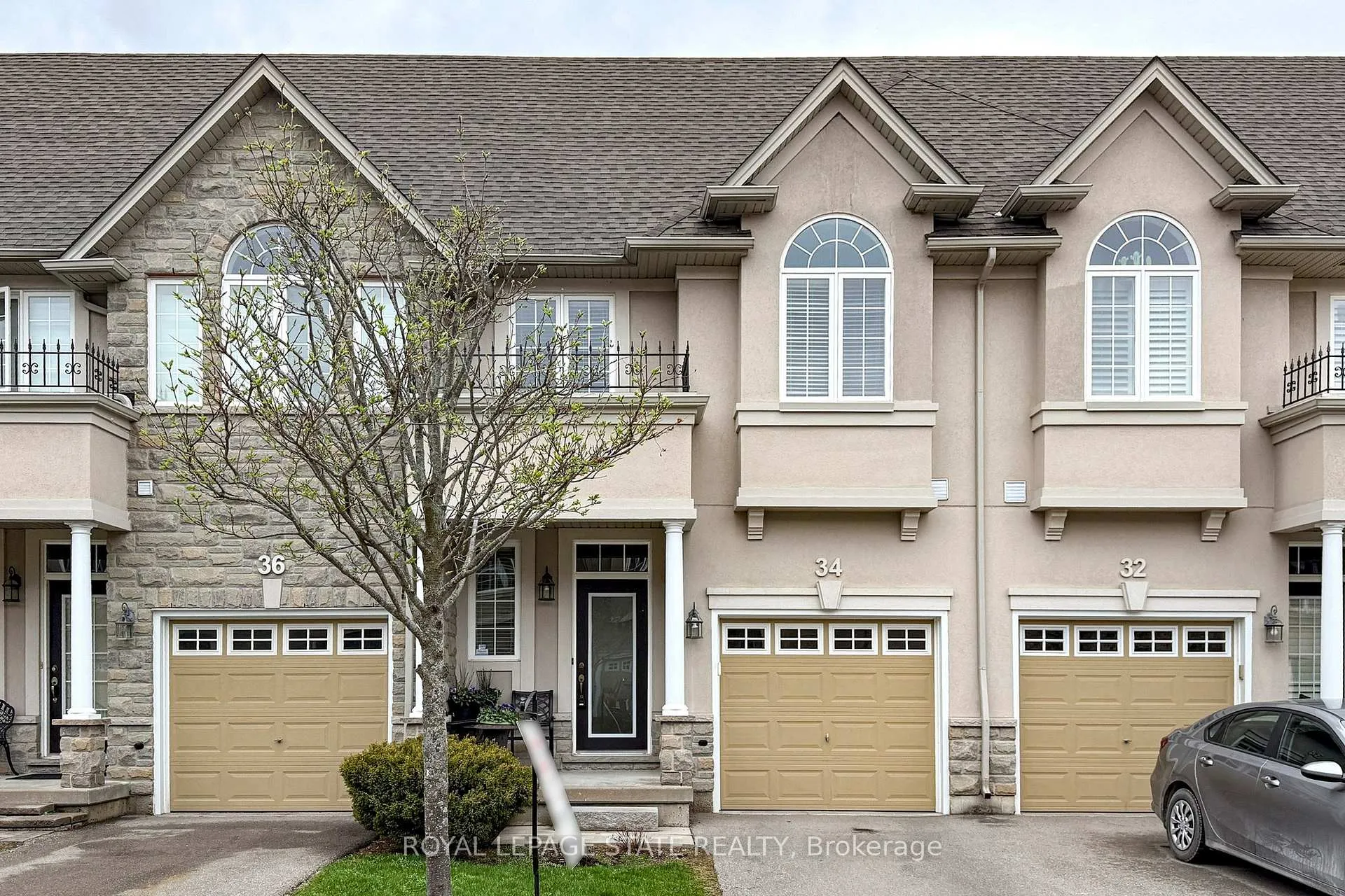 Photo 3 of 34 Forest Valley Crescent, Hamilton, Dundas — HOMEH
