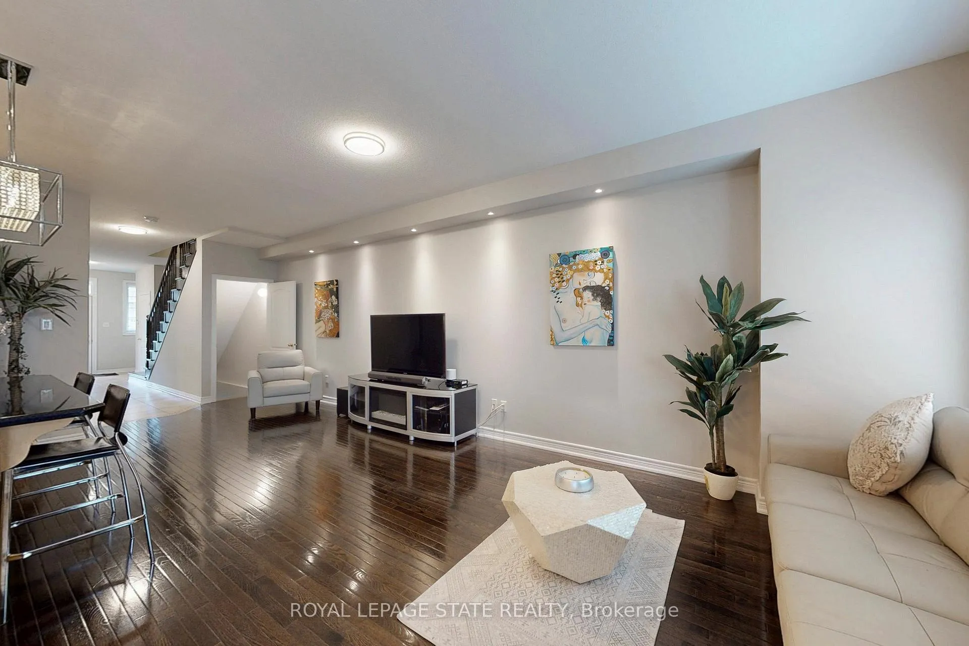 Photo 9 of 34 Forest Valley Crescent, Hamilton, Dundas — HOMEH