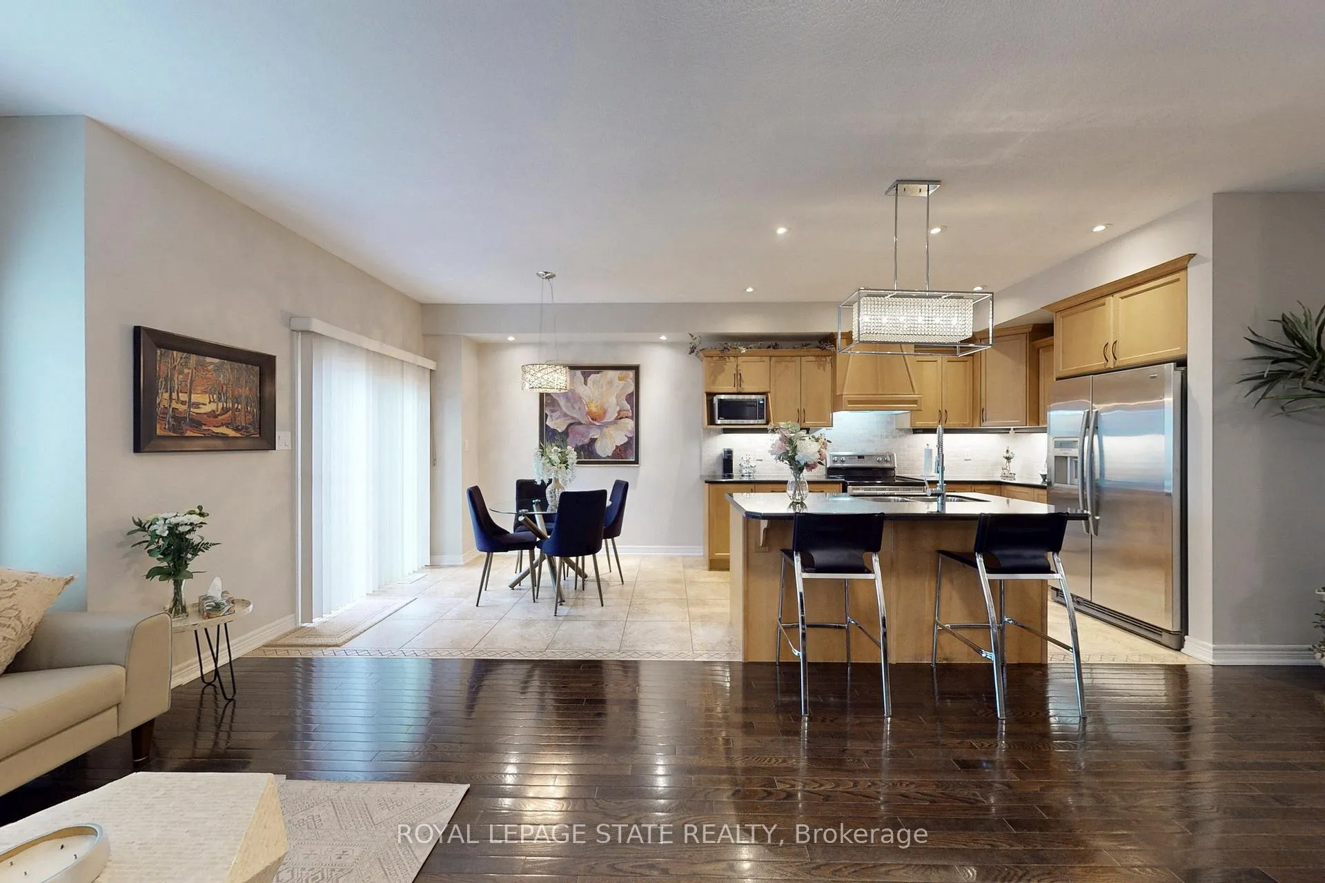 Photo 10 of 34 Forest Valley Crescent, Hamilton, Dundas — HOMEH