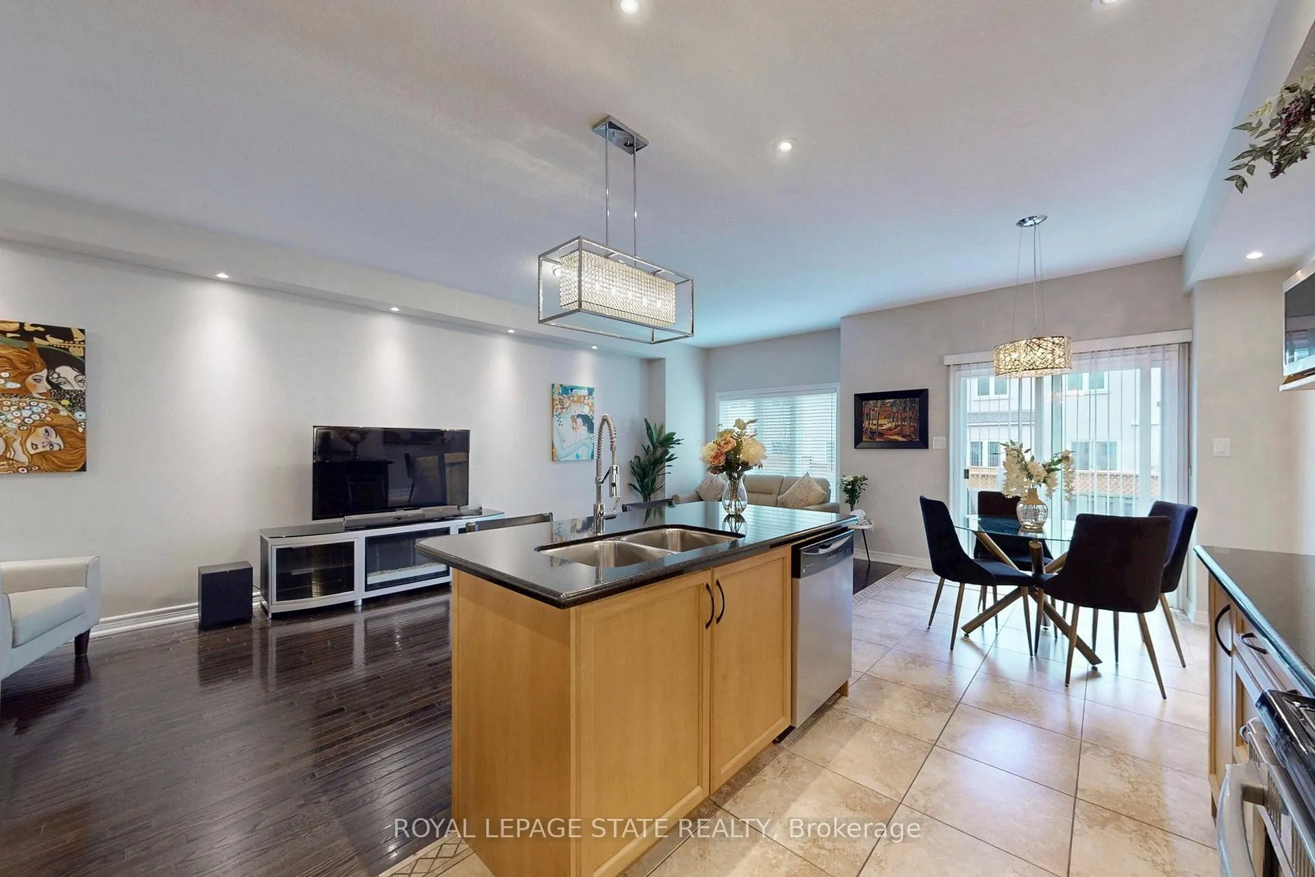 Photo 16 of 34 Forest Valley Crescent, Hamilton, Dundas — HOMEH