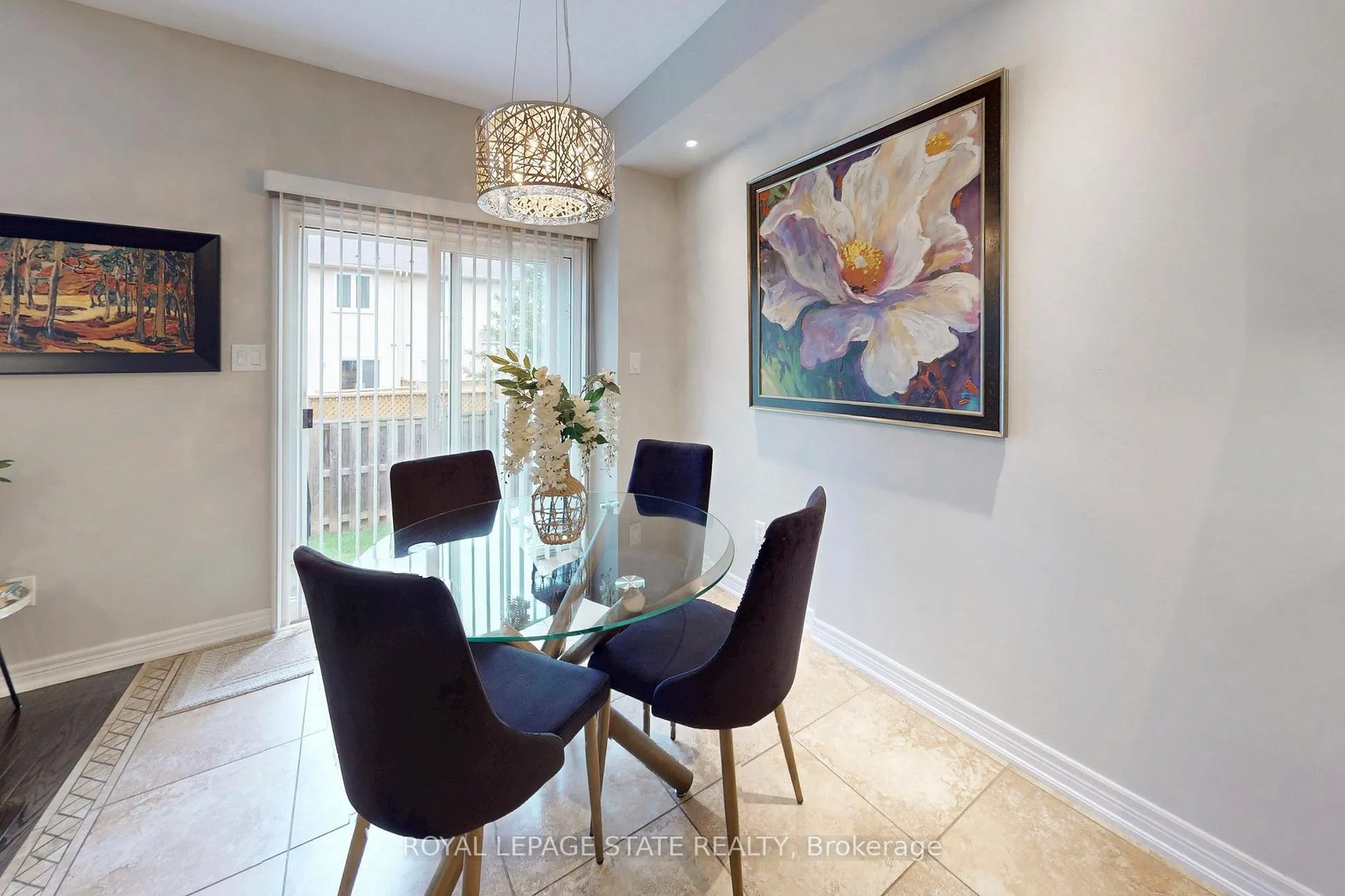 Photo 18 of 34 Forest Valley Crescent, Hamilton, Dundas — HOMEH