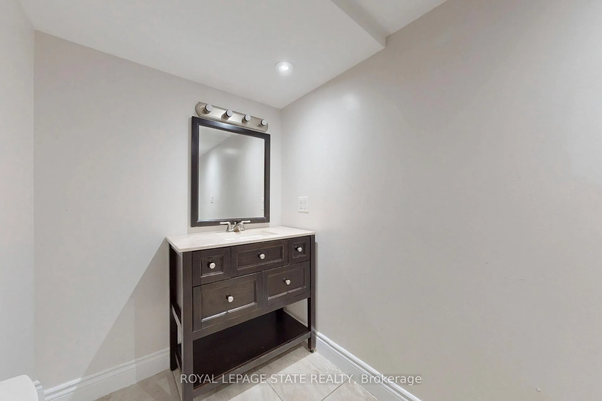 Photo 41 of 34 Forest Valley Crescent, Hamilton, Dundas — HOMEH