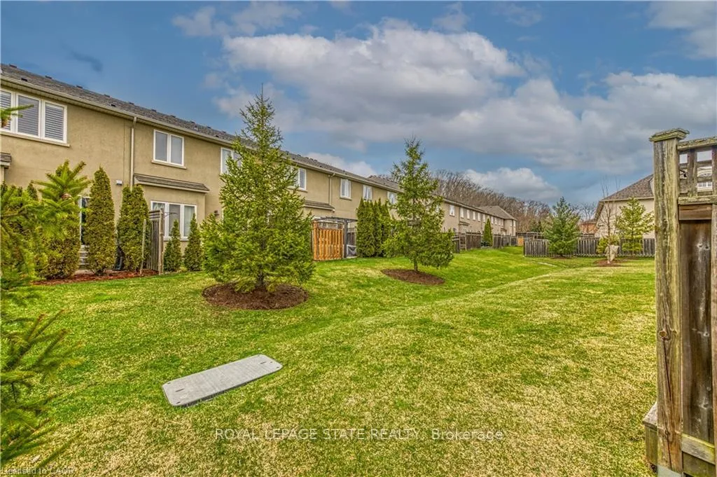 Photo 46 of 34 Forest Valley Crescent, Hamilton, Dundas — HOMEH