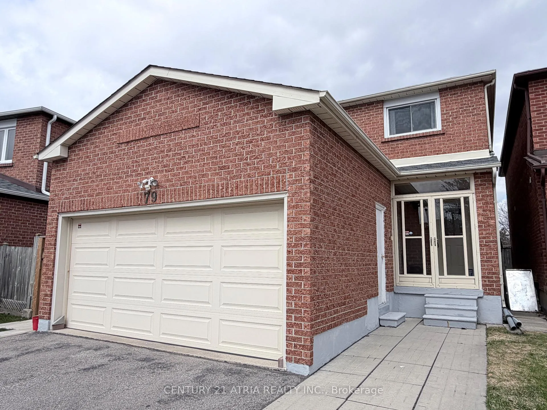 Photo 2 of 79 Maitland Drive, Markham, Milliken Mills West — HOMEH