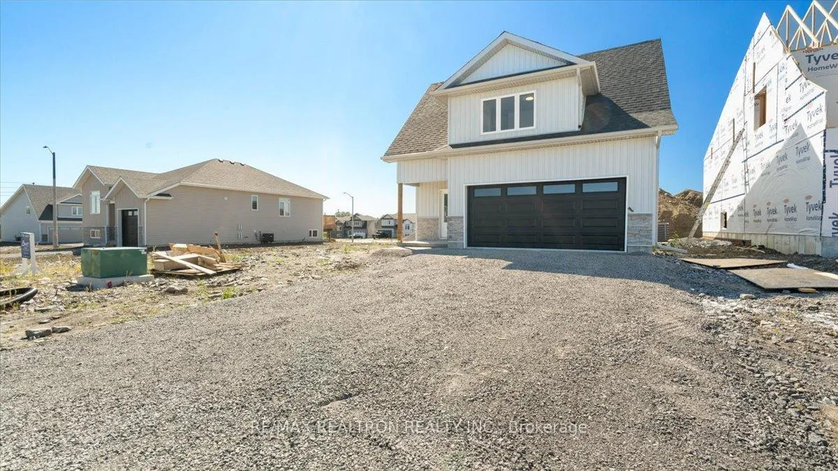 Photo 1 of 11 Summit Crescent, Belleville, Belleville Ward — HOMEH