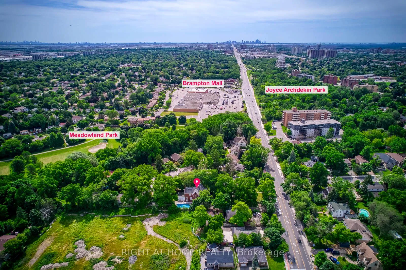 Photo 6 of 118 Main Street S, Brampton, Downtown Brampton — HOMEH