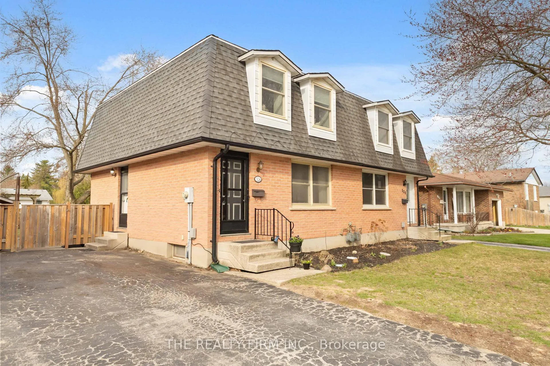 Photo 1 of 324 Oak Avenue, Strathroy-Caradoc, SW — HOMEH