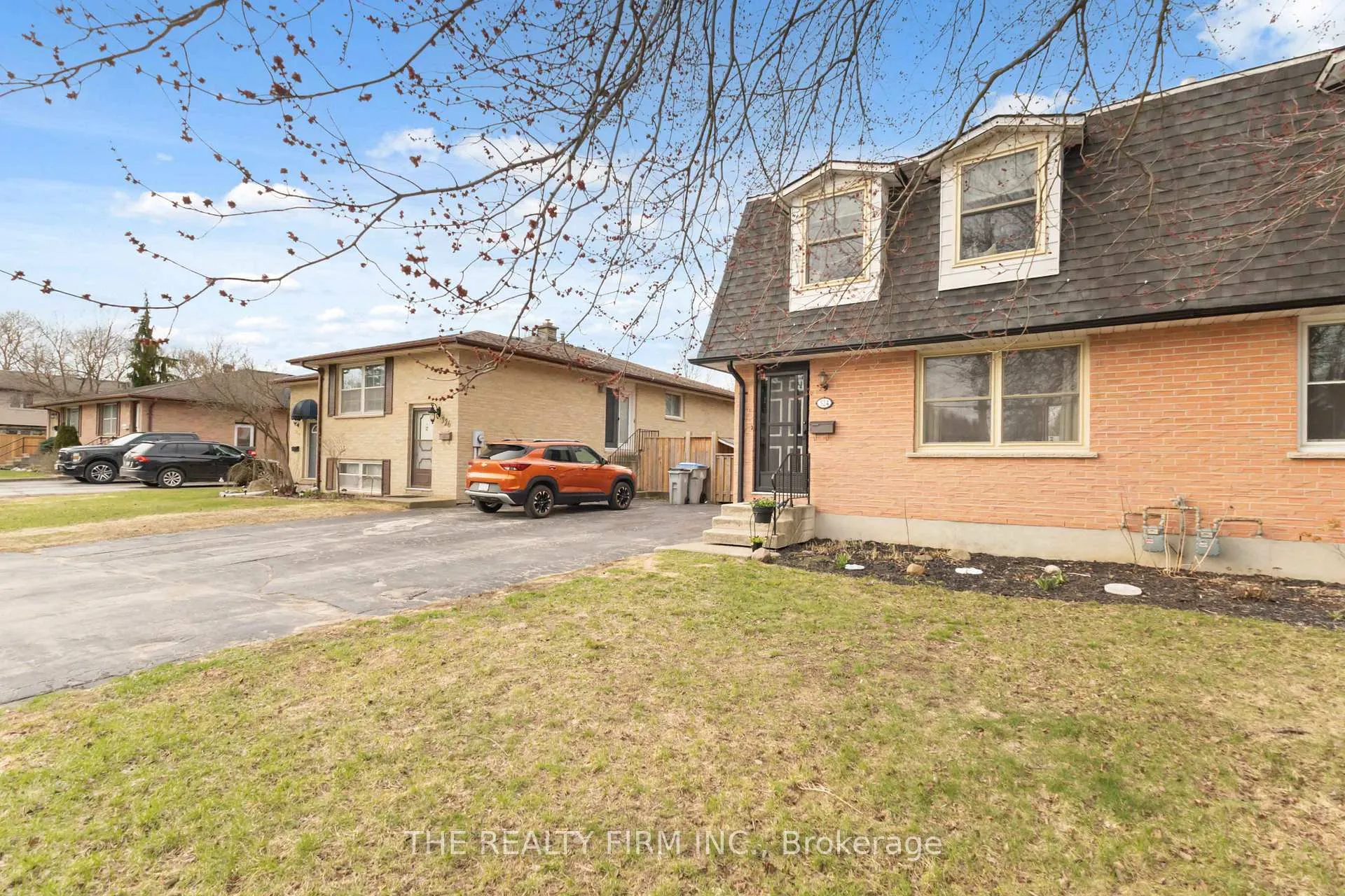 Photo 3 of 324 Oak Avenue, Strathroy-Caradoc, SW — HOMEH