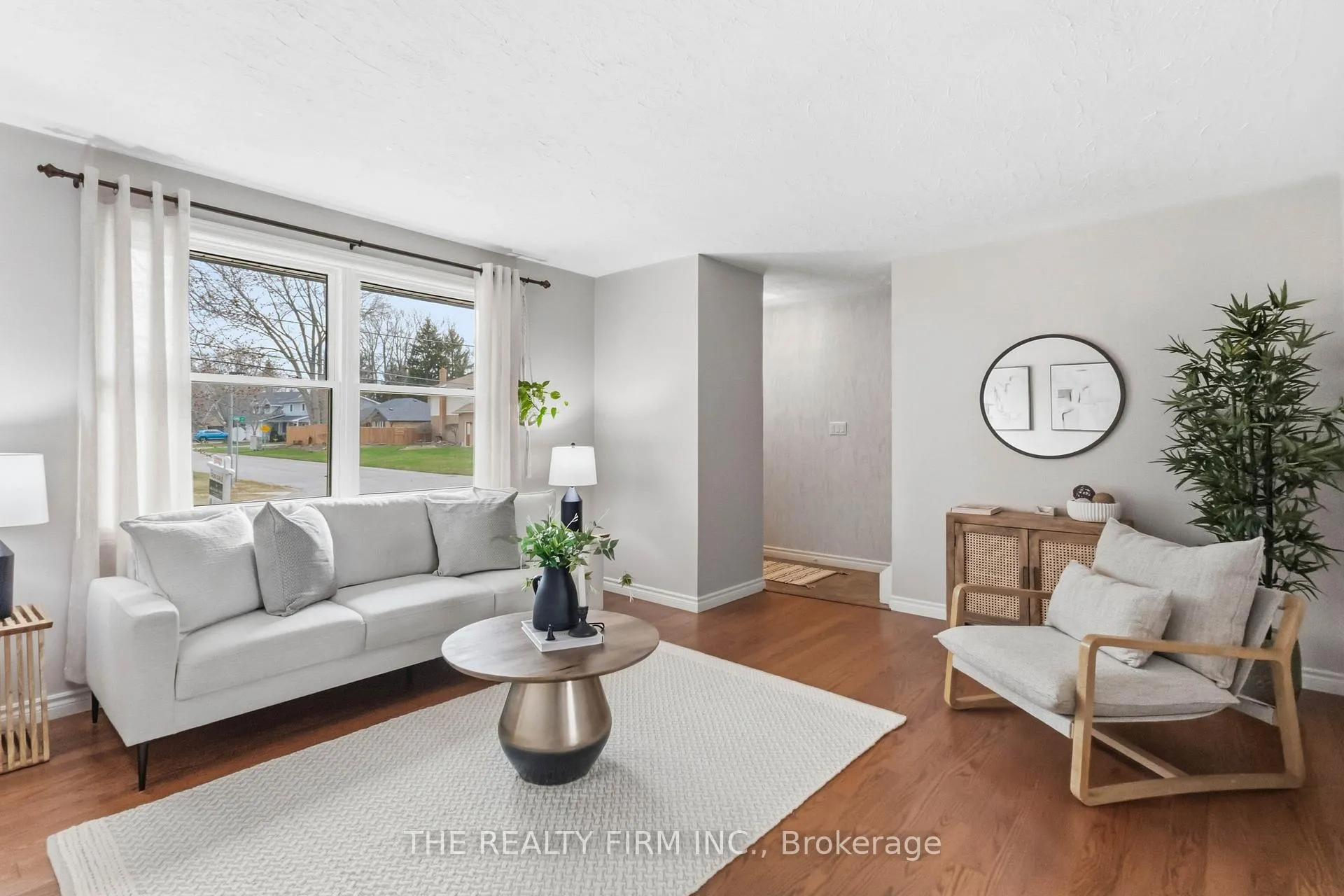Photo 6 of 324 Oak Avenue, Strathroy-Caradoc, SW — HOMEH