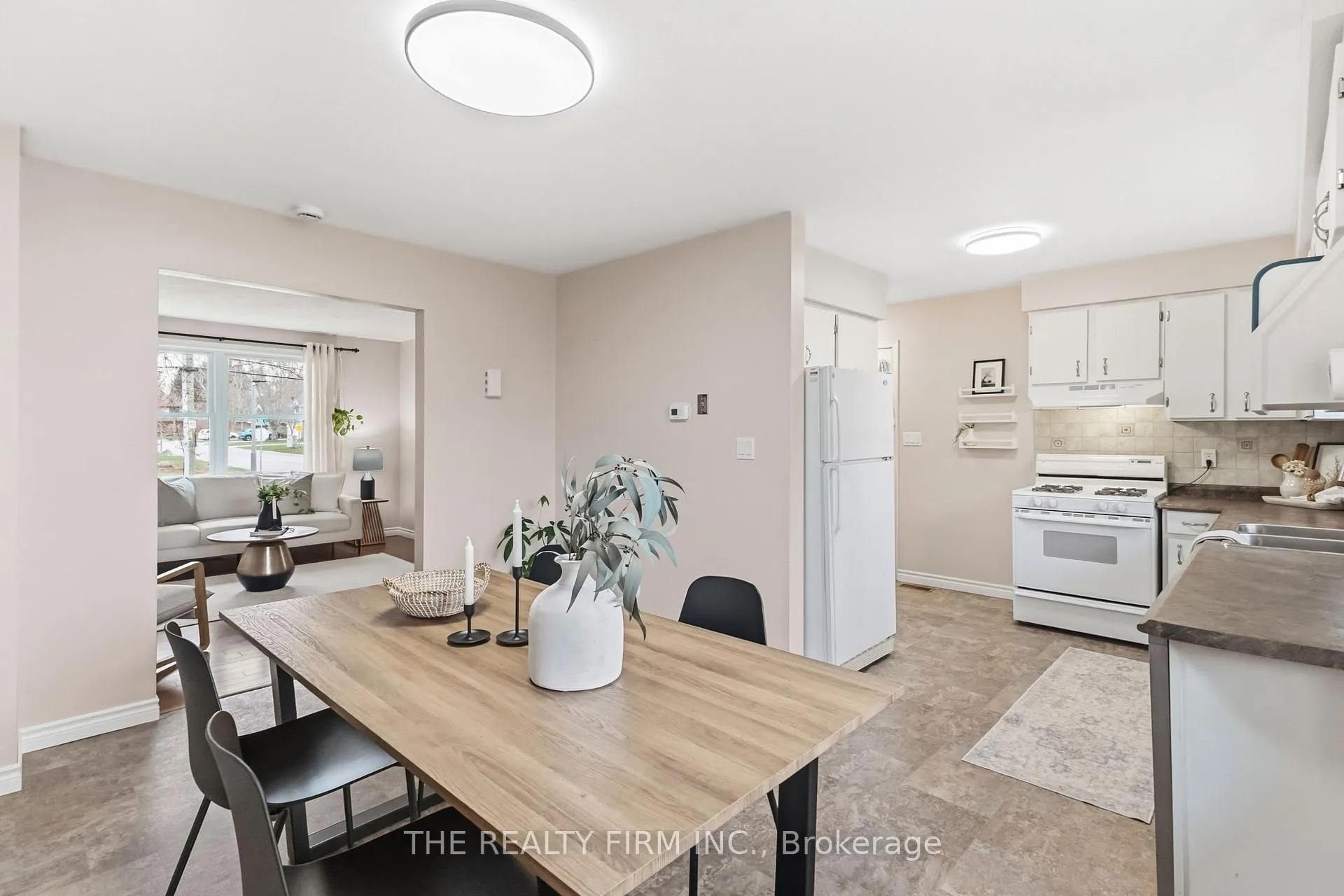 Photo 13 of 324 Oak Avenue, Strathroy-Caradoc, SW — HOMEH