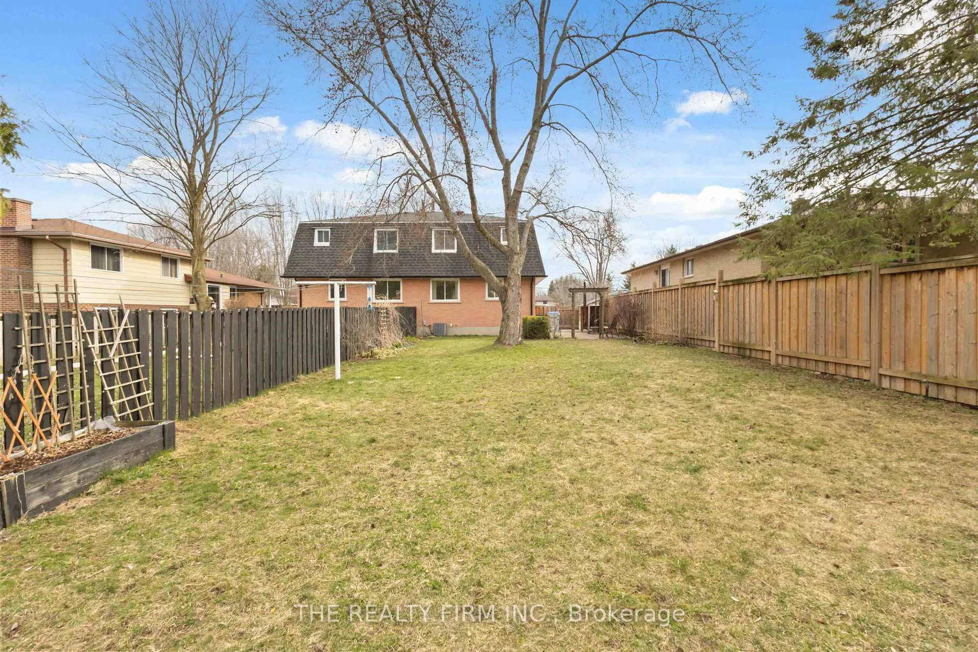 Photo 41 of 324 Oak Avenue, Strathroy-Caradoc, SW — HOMEH