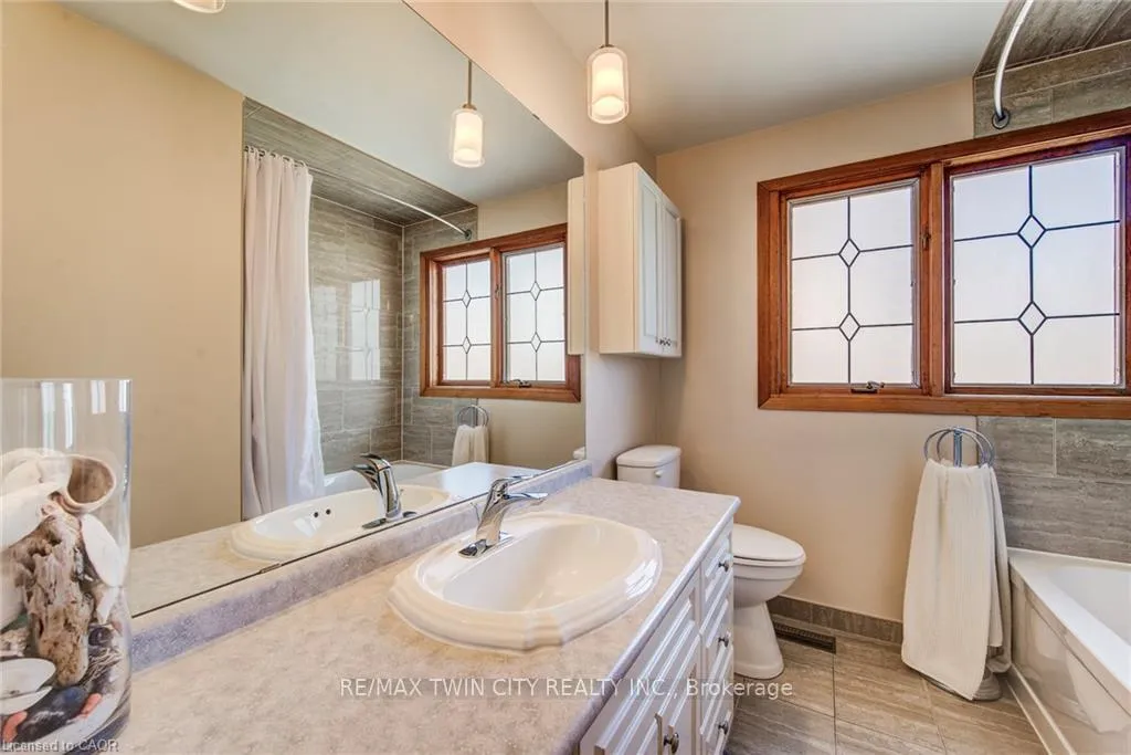 Photo 14 of 85 Burlington Drive, Kitchener — HOMEH