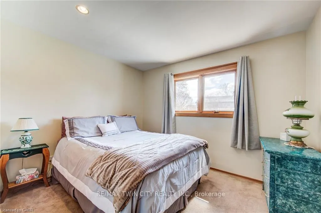 Photo 16 of 85 Burlington Drive, Kitchener — HOMEH