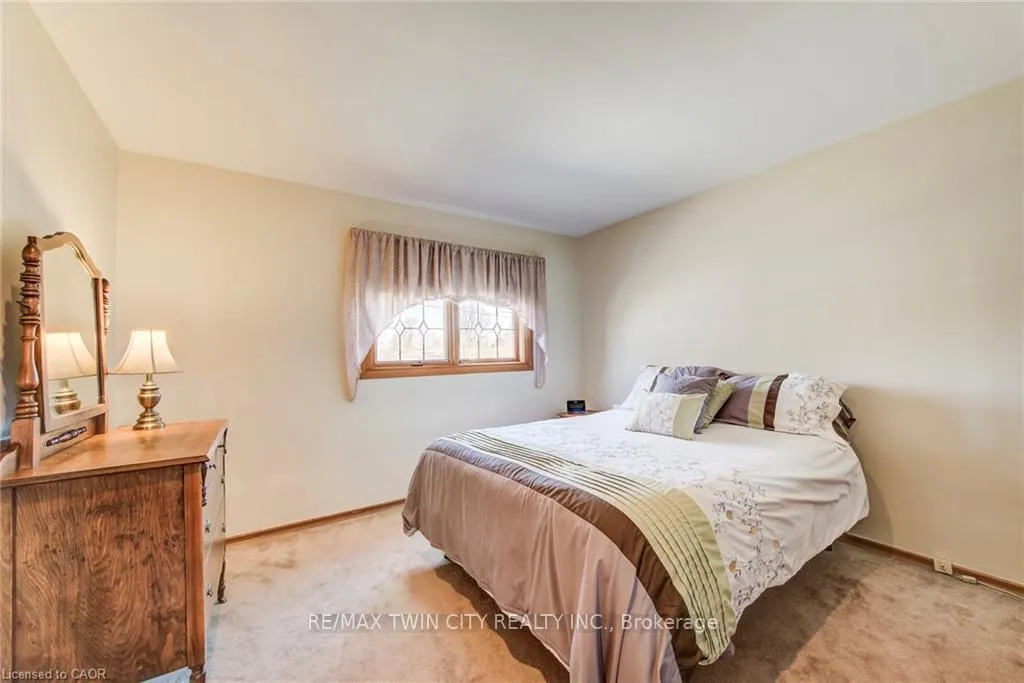 Photo 17 of 85 Burlington Drive, Kitchener — HOMEH