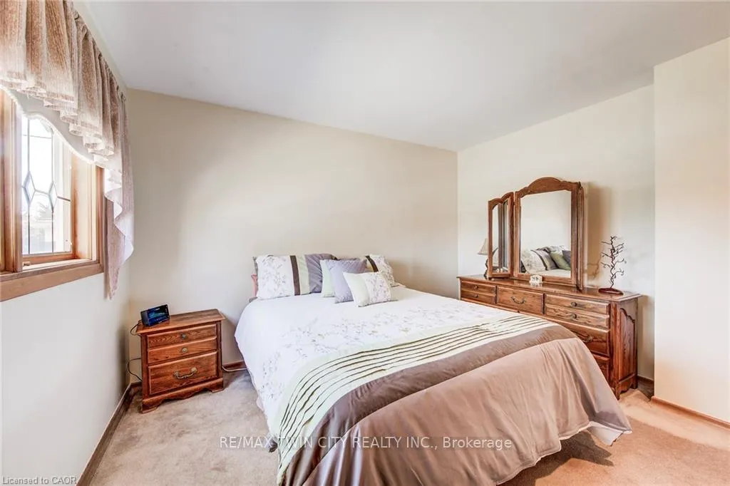 Photo 18 of 85 Burlington Drive, Kitchener — HOMEH