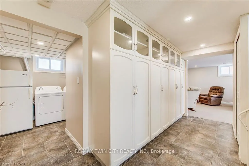Photo 22 of 85 Burlington Drive, Kitchener — HOMEH
