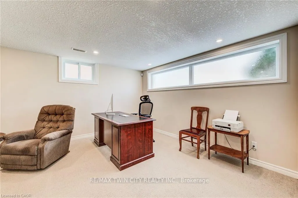 Photo 25 of 85 Burlington Drive, Kitchener — HOMEH