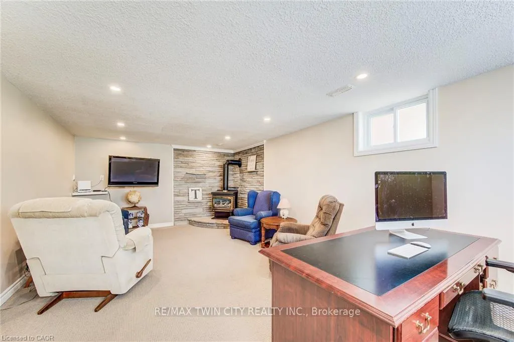 Photo 26 of 85 Burlington Drive, Kitchener — HOMEH